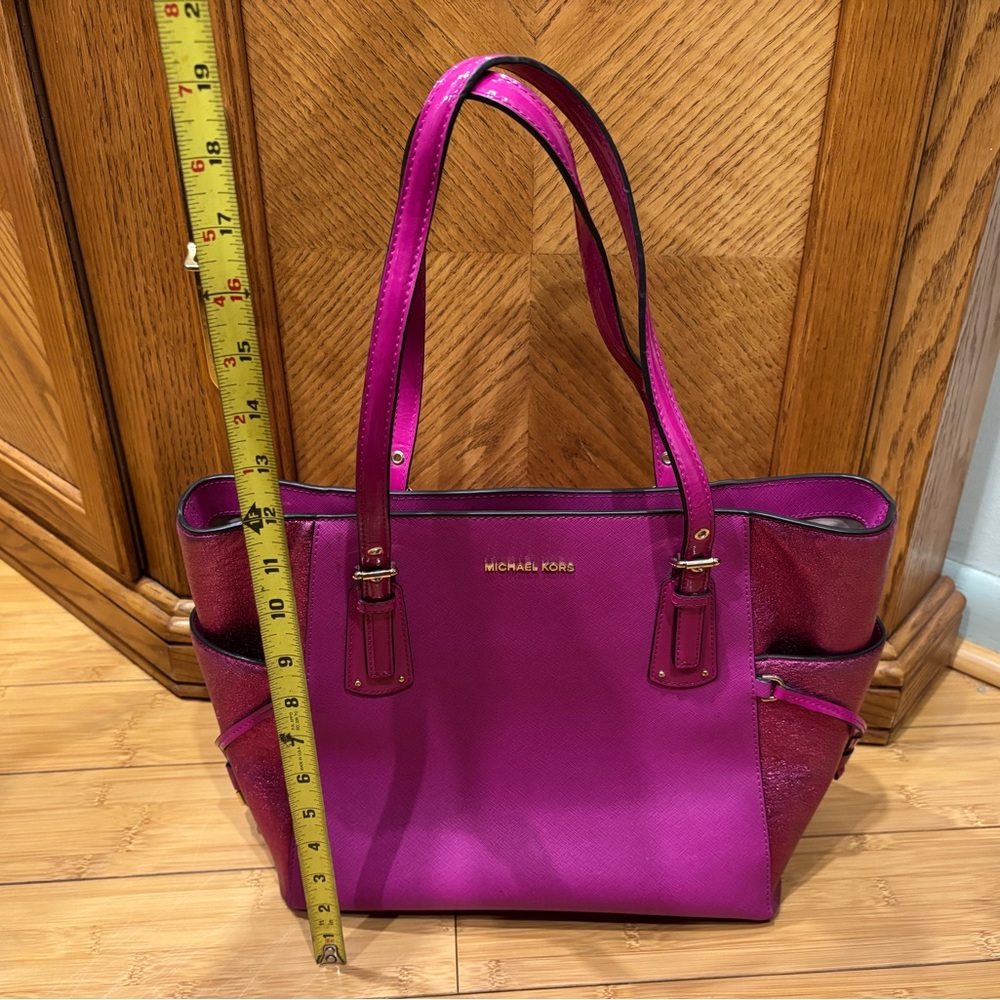 Michael Kors Shimmering Pink Voyager Tote and Matching Wallet Set - Picture 9 of 14